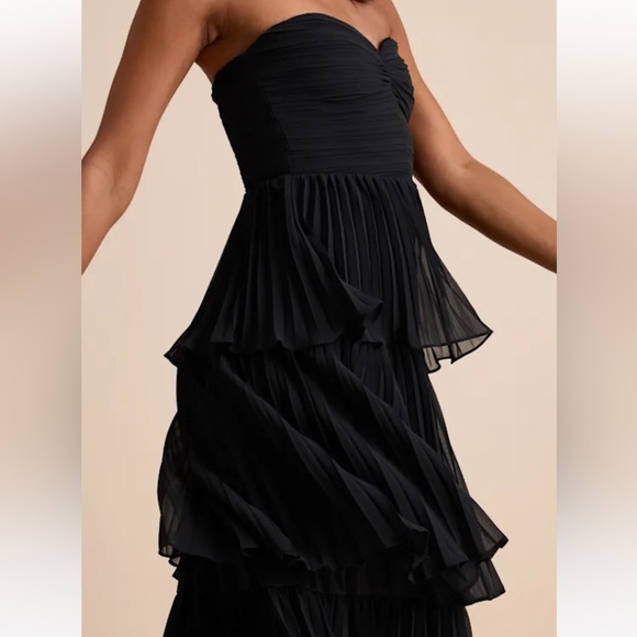 NWOT Lulus Women’s Seriously Sensational Black Strapless Tiered Midi Dress Small - Picture 2 of 5